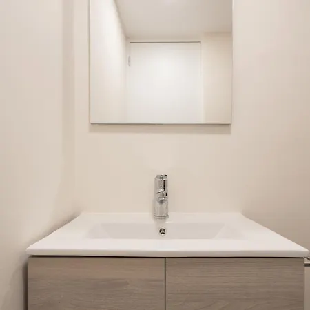 Modern In With Acropolis & Mt Lycabettus View