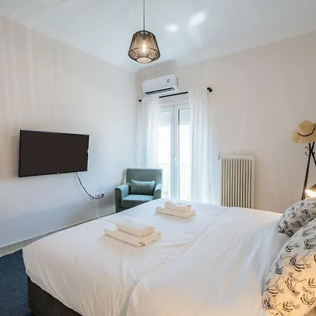 Modern In With Acropolis & Mt Lycabettus View Apartment
