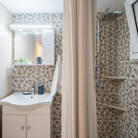 Modern In With Acropolis & Mt Lycabettus View Apartment *