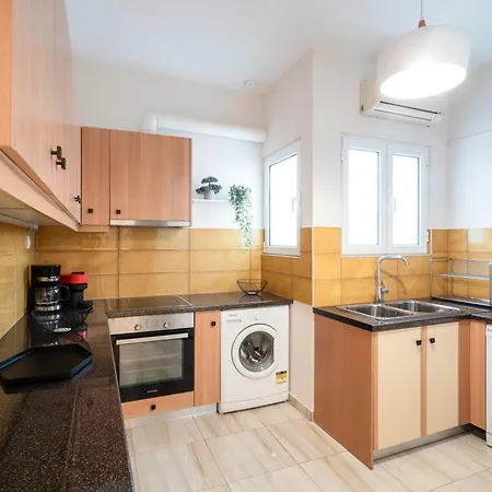 Modern In With Acropolis & Mt Lycabettus View Athen