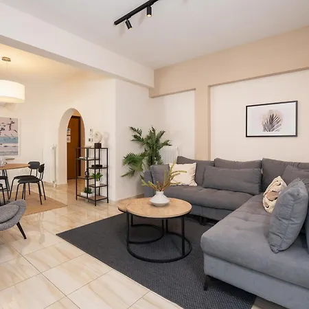 Modern In With Acropolis & Mt Lycabettus View Athen